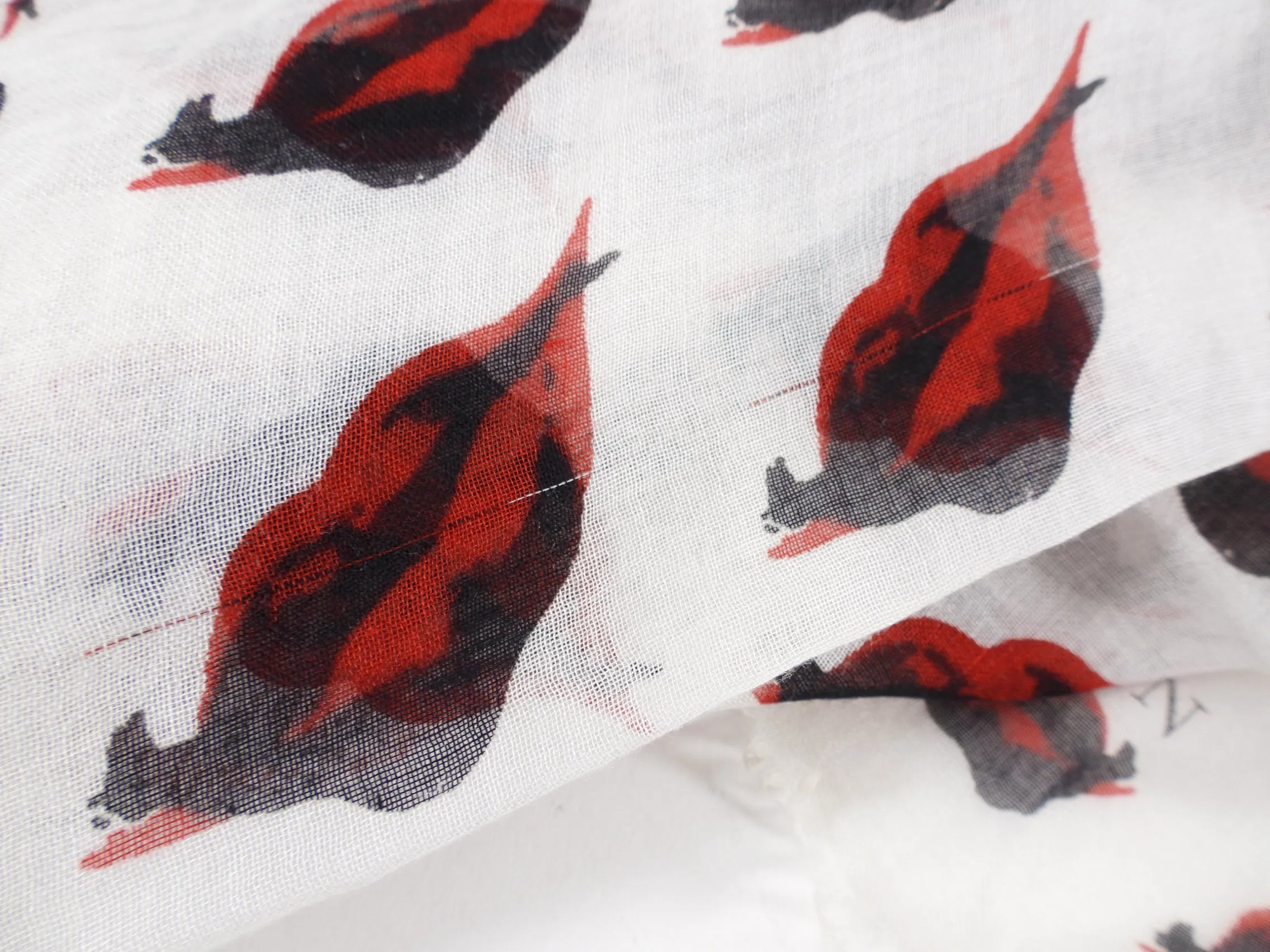 Alexander McQueen Lips Cashmere Silk Scarf - Red and White