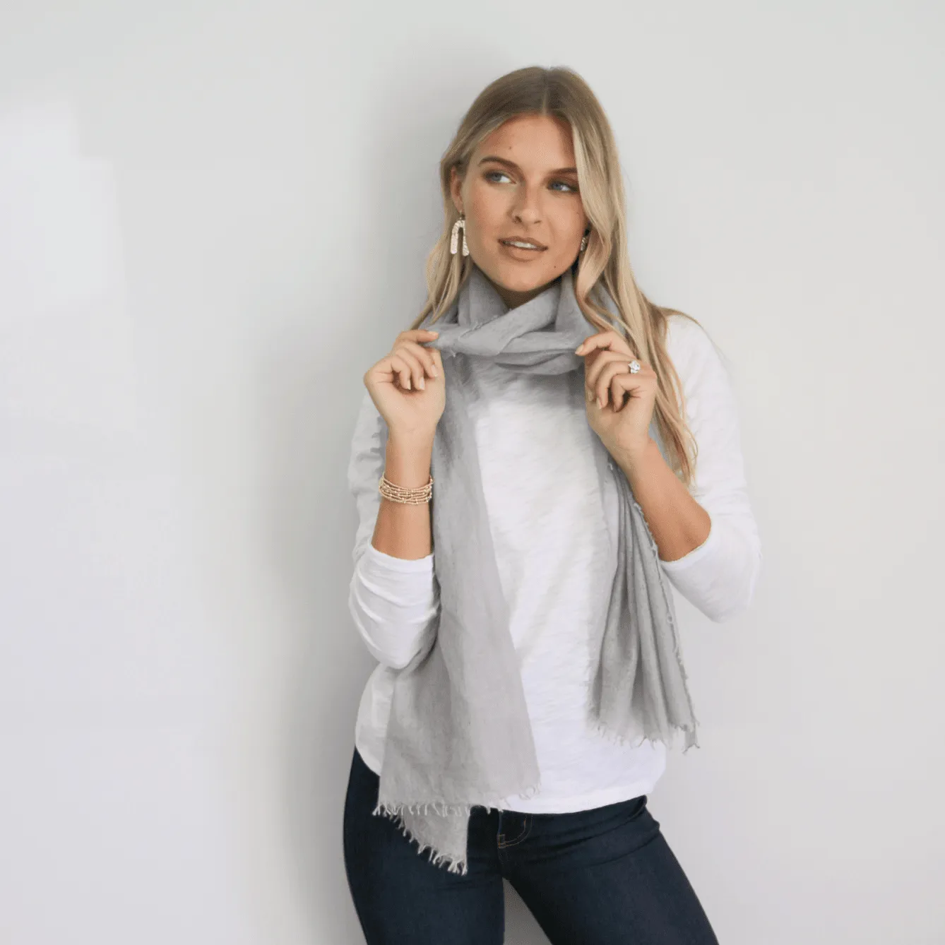 Cashmere scarf --> Luxury cashmere scarf for ultimate warmth and style