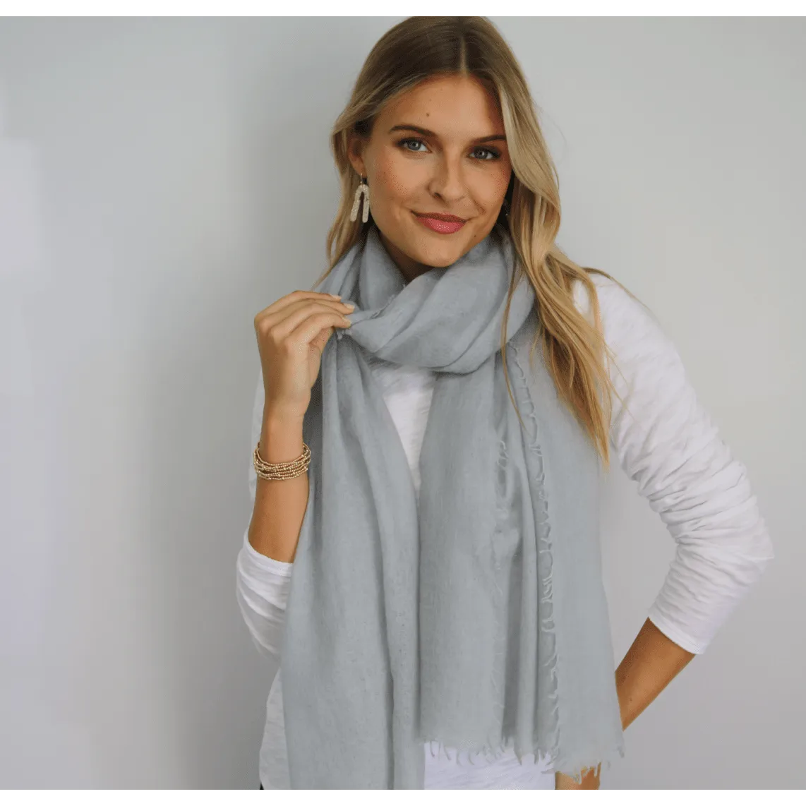 Cashmere scarf --> Luxury cashmere scarf for ultimate warmth and style