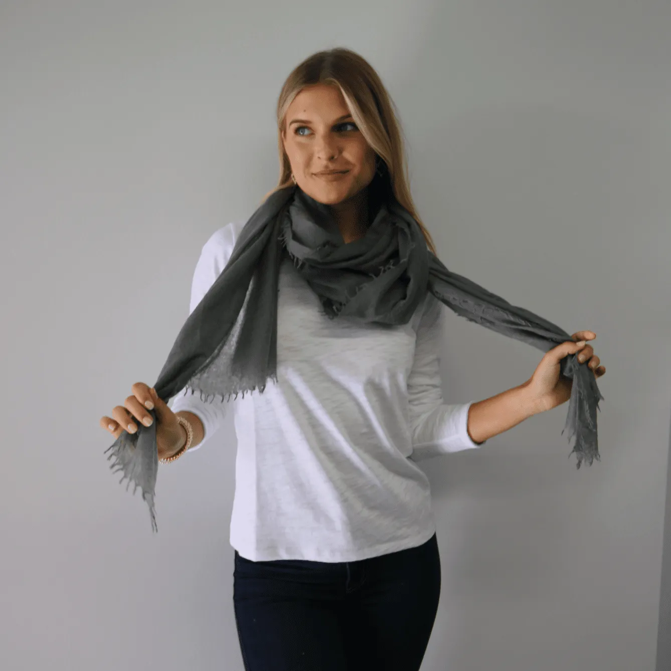 Cashmere scarf --> Luxury cashmere scarf for ultimate warmth and style