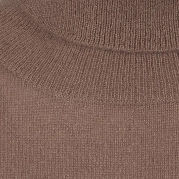 Clara Women's Turtleneck Sweater in Chataigne