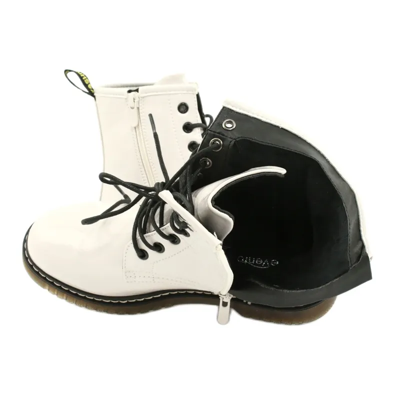 Evento Lacquered White Boots 20BT35-3001 White black