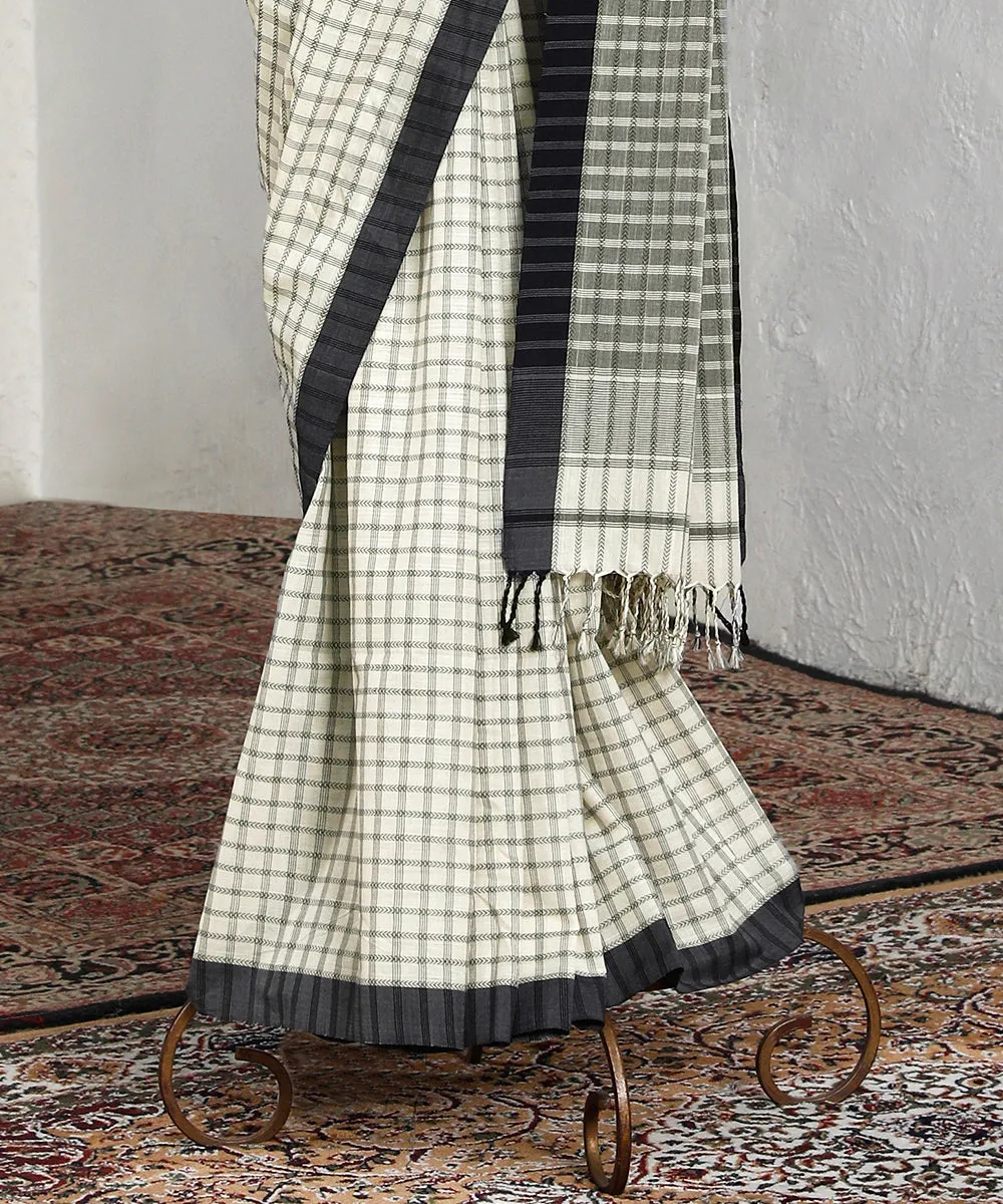 Handloom White And Grey Checks Pure Cotton Maheshwari Saree With Grey Border