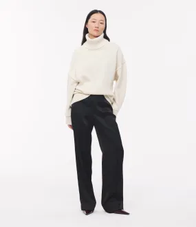 Plus-Size High-End Turtleneck