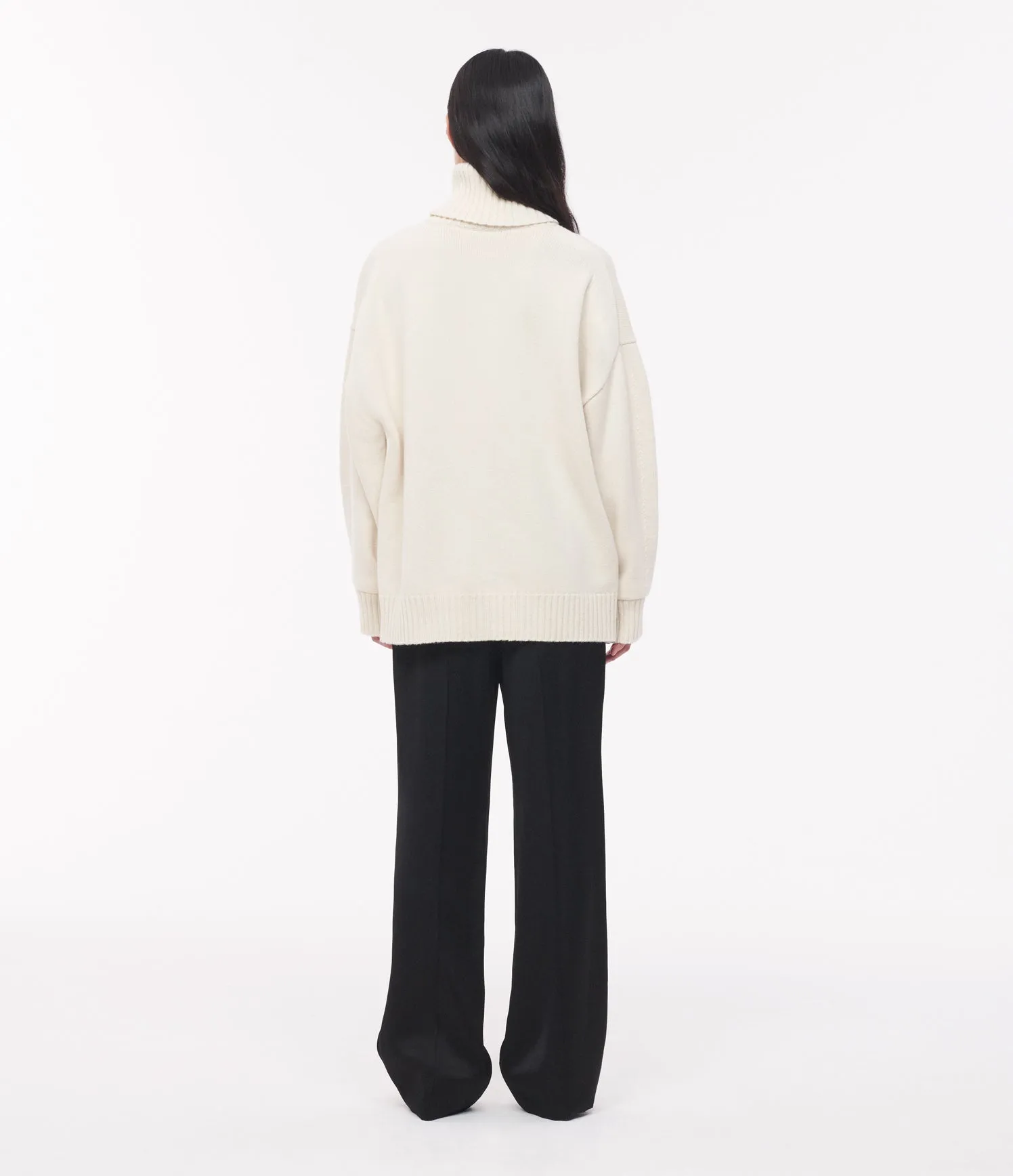 Plus-Size High-End Turtleneck