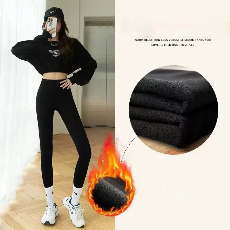 Thermal fleece leggings for women, with a tight and warm waistband.